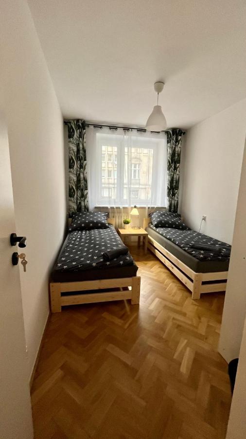 Warszawa Krucza Pokoje Esterno foto